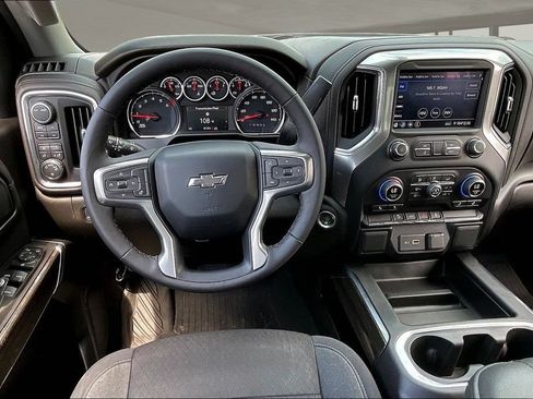 Used 2022 Chevrolet Silverado 1500 LT Trail Boss w/ Bed Protection Package AWD/4WD image 9