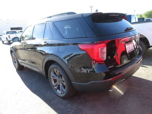 Certified 2022 Ford Explorer XLT w/ Equipment Group 202A image 2