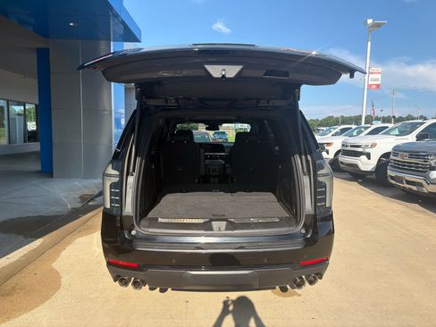 Used 2025 Chevrolet Tahoe RST w/ RST Capability Package AWD/4WD image 6