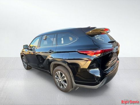 Certified 2026 Toyota Highlander XLE AWD/4WD image 3