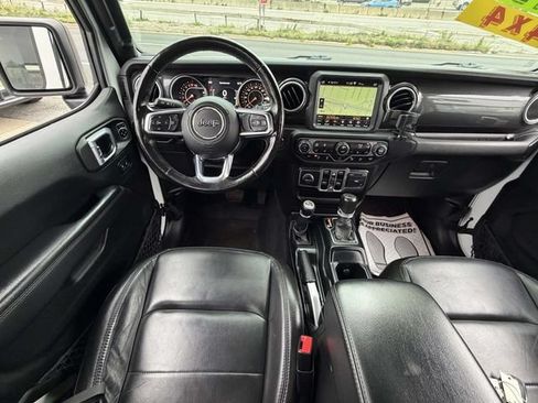 Used 2020 Jeep Wrangler Unlimited Sahara AWD/4WD image 16