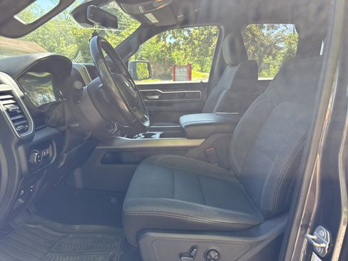 Used 2019 RAM 1500 Big Horn AWD/4WD image 12