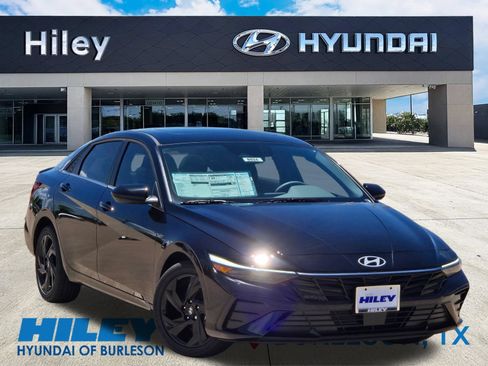 New 2026 Hyundai Elantra SEL Sport Premium FWD image 2