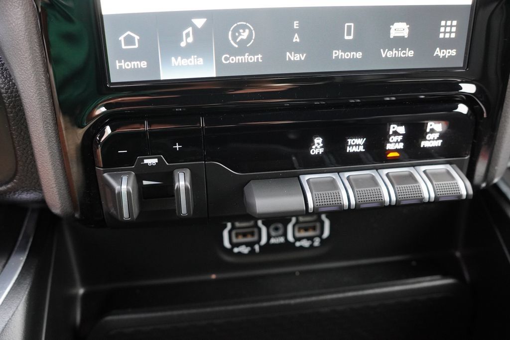 Used 2023 RAM 1500 Laramie AWD/4WD image 28