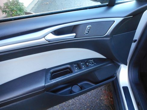 Used 2015 Ford Fusion S image 14