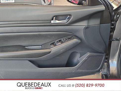 Used 2025 Nissan Altima 2.5 SV FWD image 9