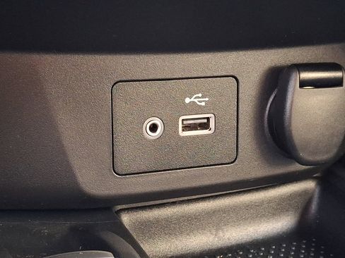 Certified 2019 Nissan Rogue SV w/ Premium Package image 23