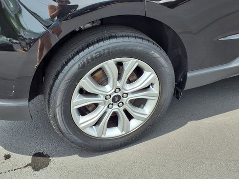 Used 2023 Ford Edge Titanium AWD/4WD image 29