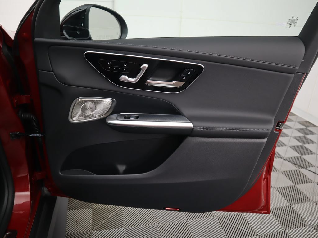 Certified 2026 Mercedes-Benz GLC 300 image 27