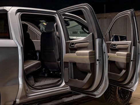 Used 2024 Chevrolet Silverado 1500 ZR2 w/ Technology Package image 34