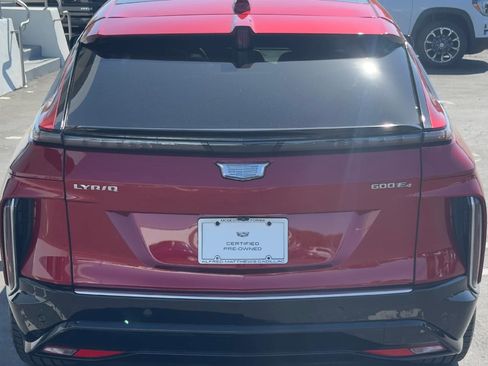 Certified 2024 Cadillac Lyriq Luxury AWD/4WD image 5