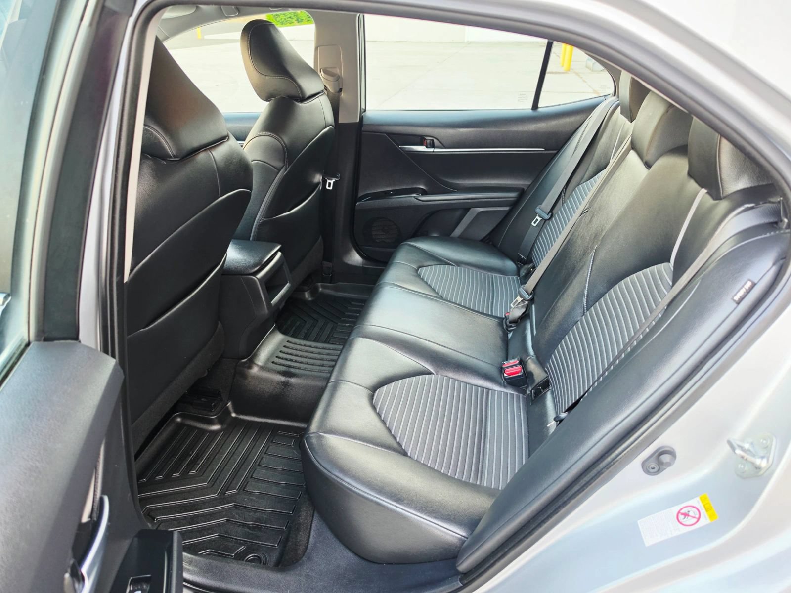 Used 2018 Toyota Camry SE FWD image 10