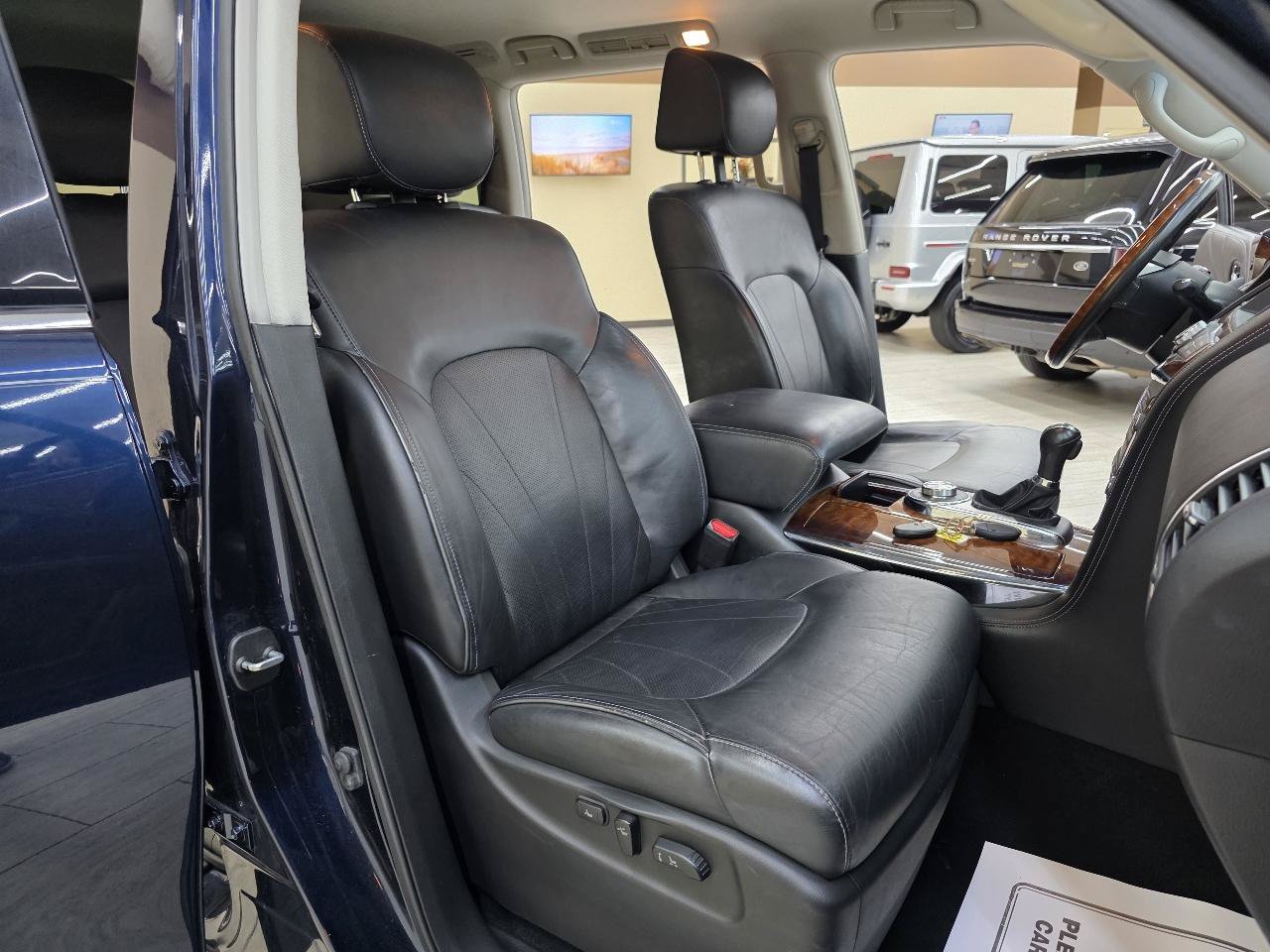 Used 2015 INFINITI QX80 4WD w/ Deluxe Technology Package image 22