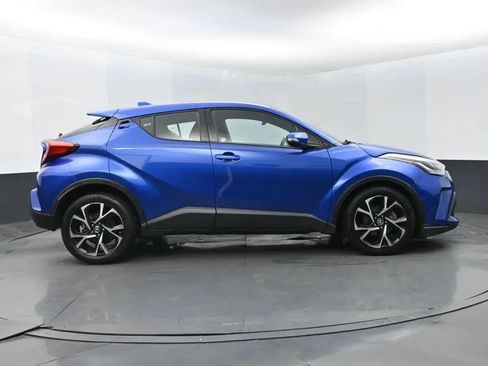 Used 2021 Toyota C-HR XLE FWD image 4