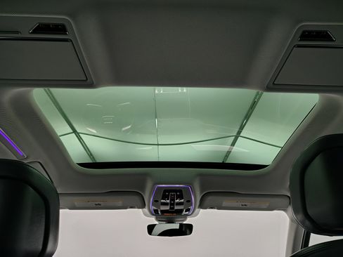 Used 2021 Audi A8 L 3.0T w/ Executive Plus Package image 3