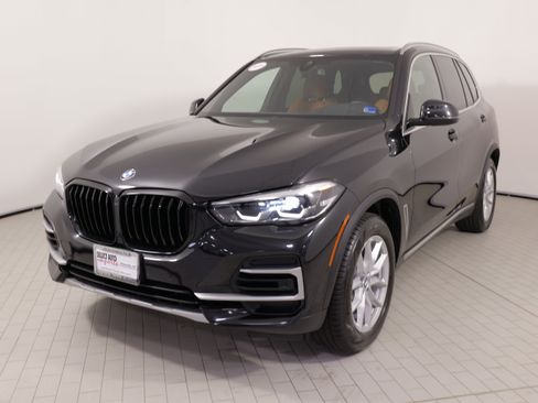 Used 2023 BMW X5 xDrive40i w/ Premium Package AWD/4WD image 4