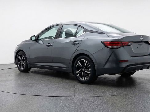 Used 2025 Nissan Sentra SV image 5