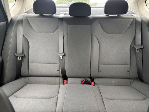 Used 2025 Kia K4 LXS image 37