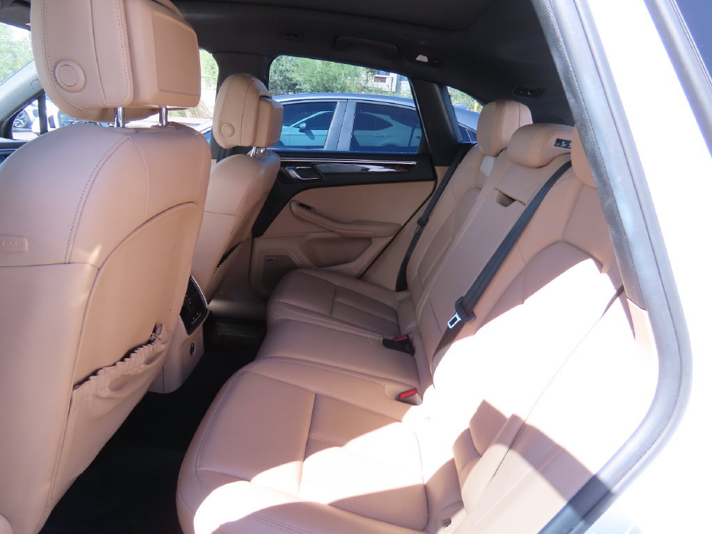 Used 2020 Porsche Macan S AWD/4WD image 11