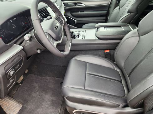 New 2026 Jeep Grand Wagoneer Limited AWD/4WD image 23