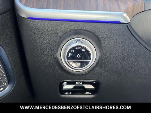 Used 2025 Mercedes-Benz C 300 4MATIC Sedan image 34