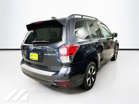 Used 2018 Subaru Forester 2.5i Premium image 4
