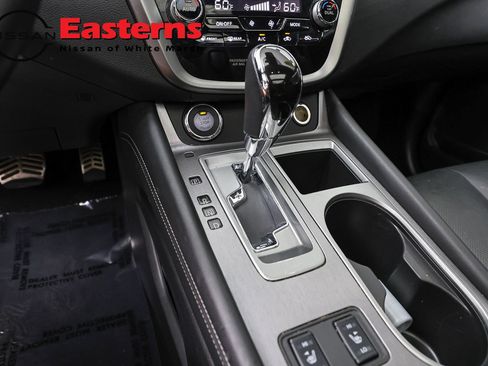 Used 2024 Nissan Murano SL AWD/4WD image 13