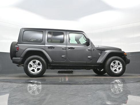 Used 2022 Jeep Wrangler Unlimited Sport image 30