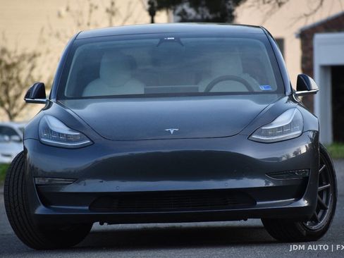 Used 2019 Tesla Model 3 Standard Range Plus image 3