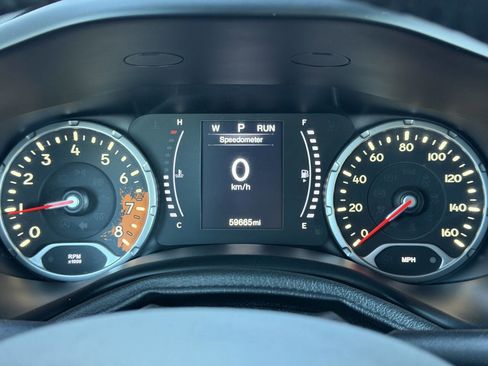 Used 2017 Jeep Renegade Latitude w/ Cold Weather Group image 25