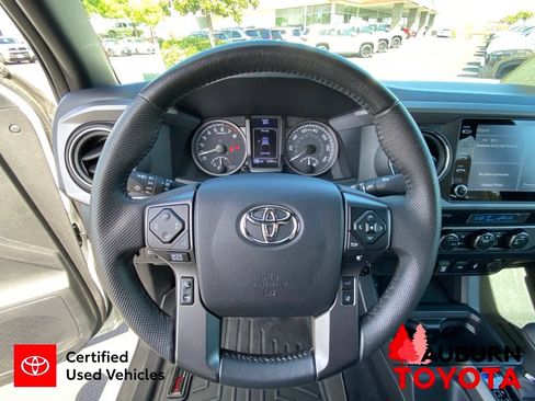 Certified 2022 Toyota Tacoma TRD Off-Road AWD/4WD image 40