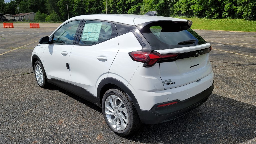 New 2027 Chevrolet Bolt LT w/ LPO, All-Weather Package FWD image 9
