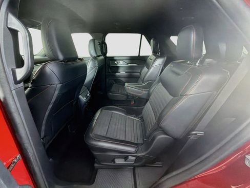 Used 2025 Ford Explorer ST-Line AWD/4WD image 27
