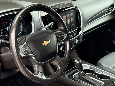 Used 2019 Chevrolet Traverse LT w/ LT Premium Package FWD image 19
