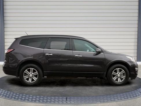 Used 2015 Chevrolet Traverse LT FWD image 8