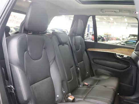 Used 2022 Volvo XC90 T6 Momentum w/ Advanced Package AWD/4WD image 21