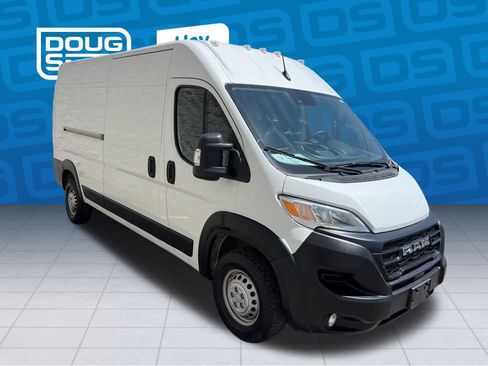 Used 2025 RAM ProMaster 2500 w/ Convenience Group FWD image 7