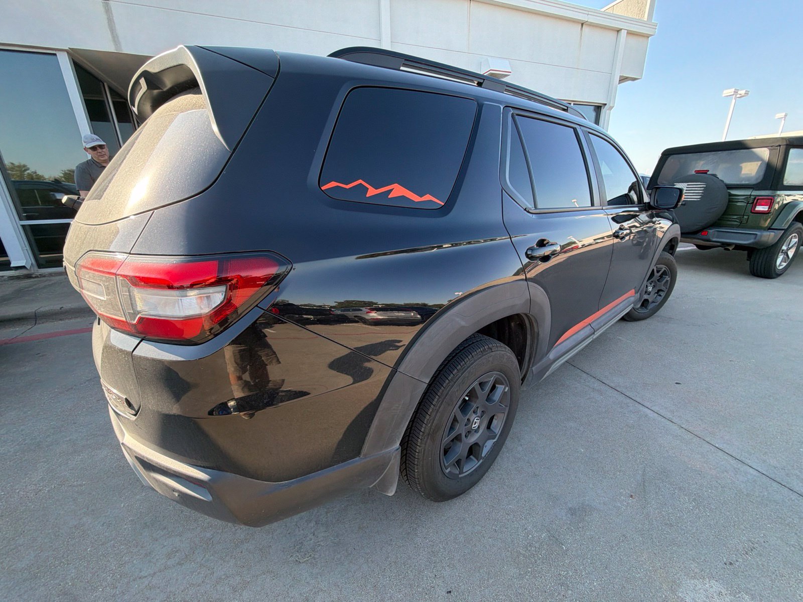 Used 2023 Honda Pilot TrailSport image 6