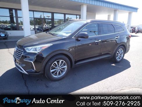 Used 2017 Hyundai Santa Fe SE FWD image 1