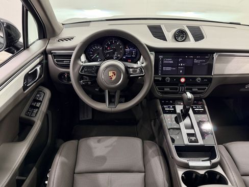 New 2026 Porsche Macan image 25