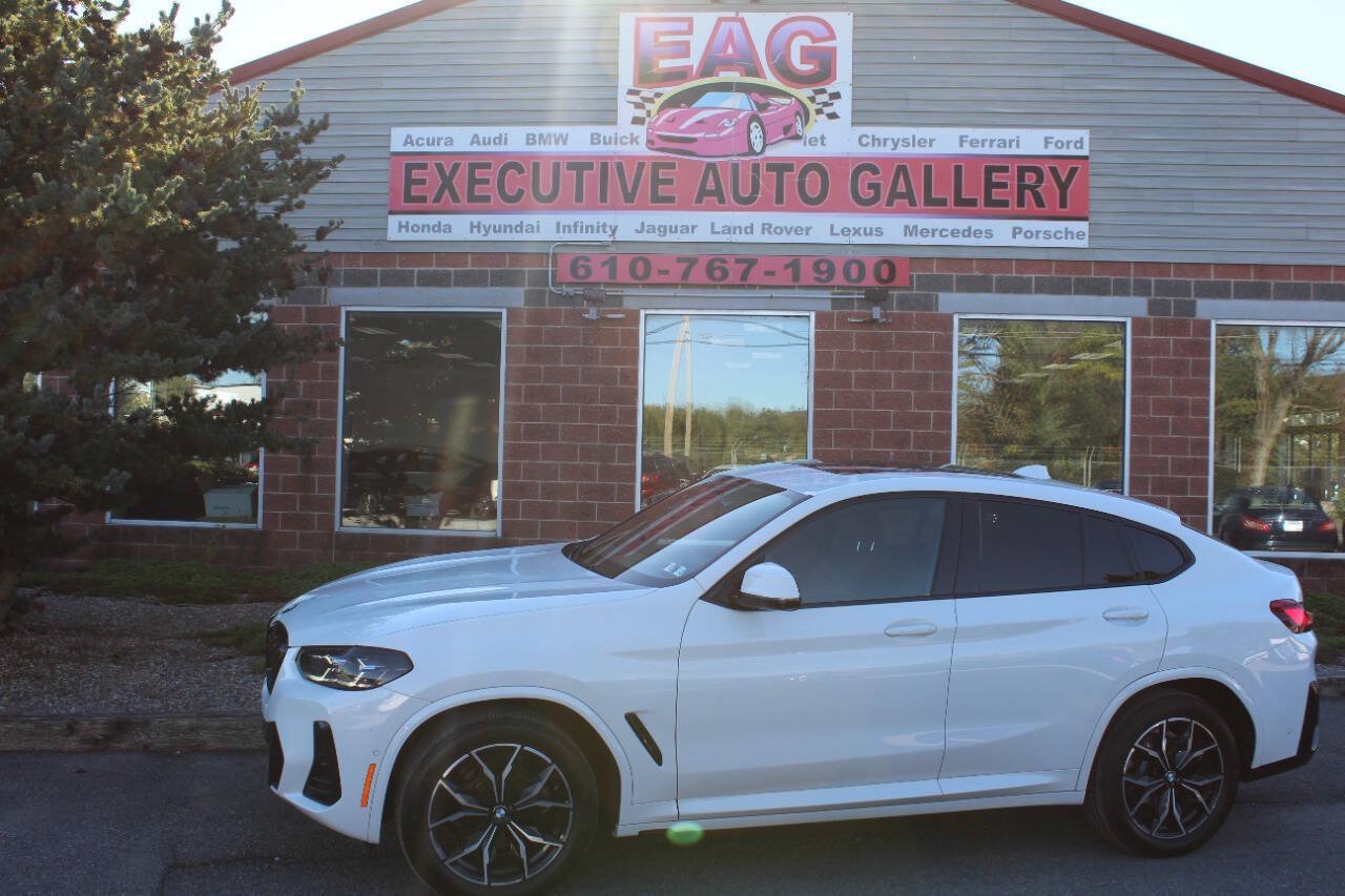 Used 2024 BMW X4 xDrive30i w/ Premium Package AWD/4WD image 1