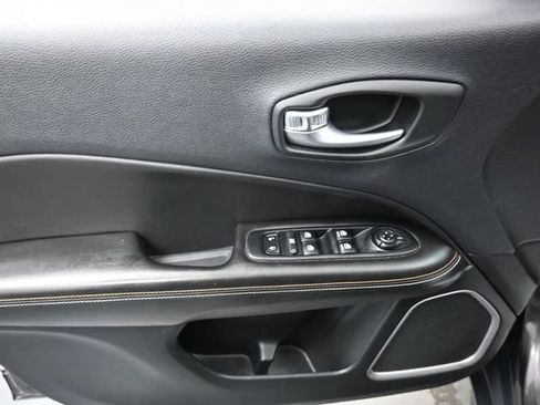 Used 2018 Jeep Compass Latitude w/ Popular Equipment Group AWD/4WD image 14