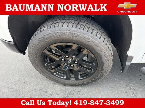 Used 2025 Chevrolet Silverado 1500 Custom Trail Boss w/ Turbomax Blackout Package AWD/4WD image 11