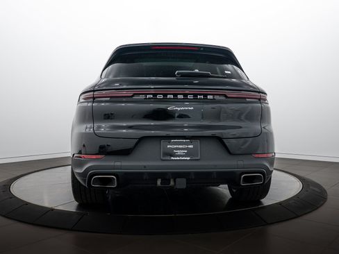Certified 2026 Porsche Cayenne AWD/4WD image 6