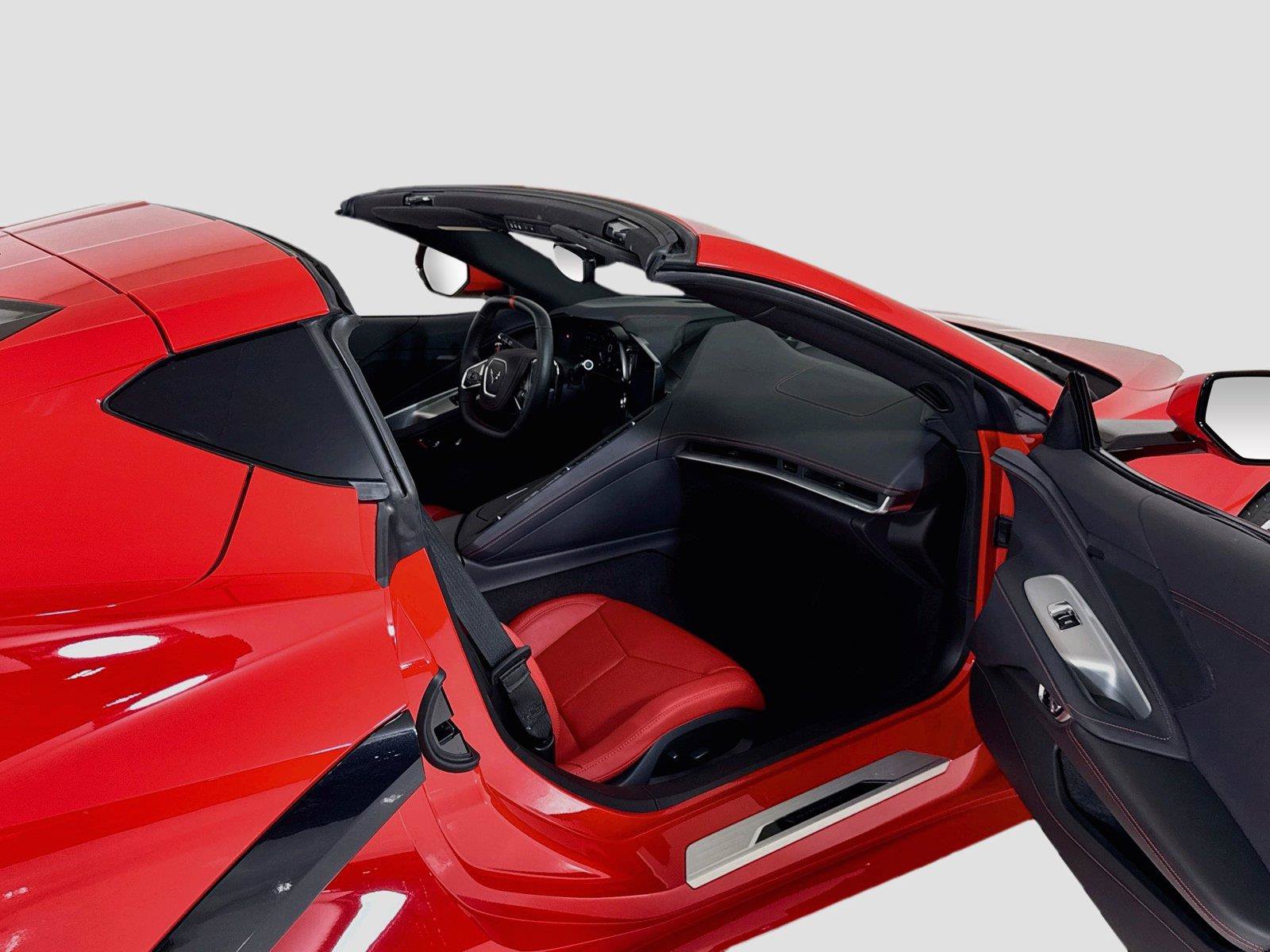 Used 2025 Chevrolet Corvette Stingray Coupe w/ 1LT RWD image 27
