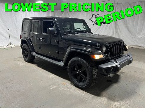 Used 2022 Jeep Wrangler Unlimited Sahara AWD/4WD image 1