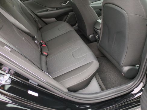 New 2026 Hyundai Elantra SE FWD image 35