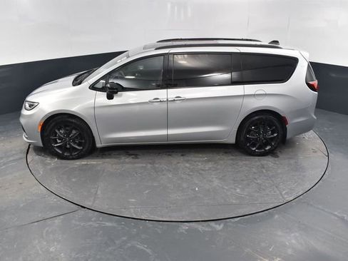New 2026 Chrysler Pacifica Limited image 49