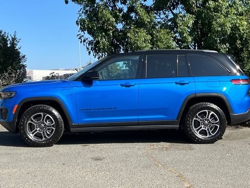 New 2023 Jeep Grand Cherokee Trailhawk w/ Advanced Protech Group II image 6