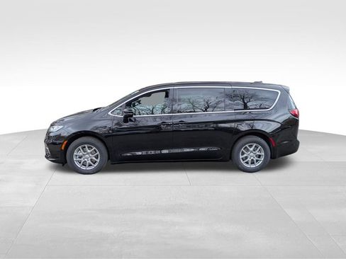 New 2026 Chrysler Pacifica Select FWD image 6